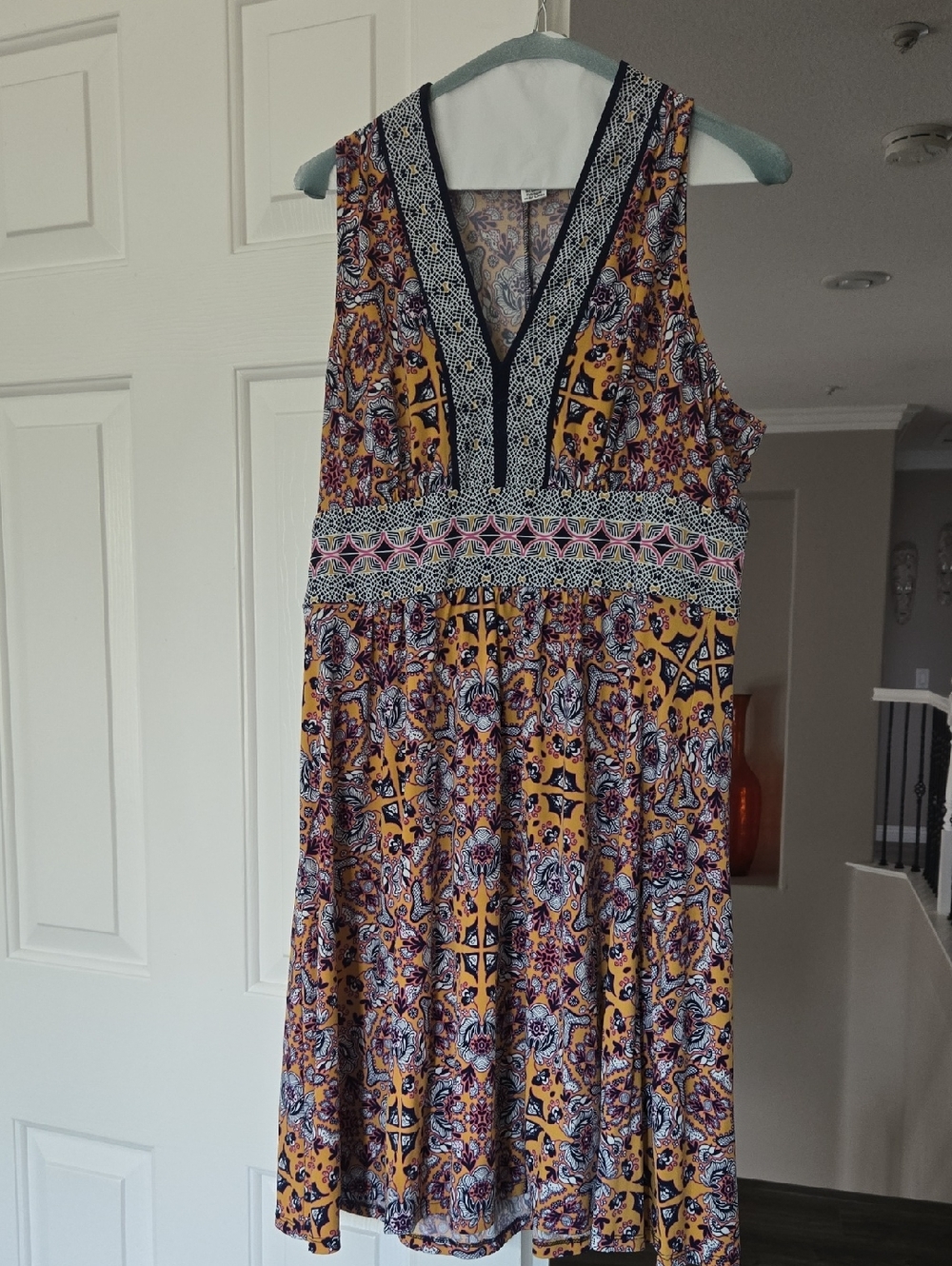 Sleeveless V-Neck Print Dress